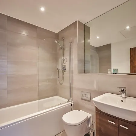 Five Ways Pet-friendly 1bed With Parking, Monthly Welcome Apartment